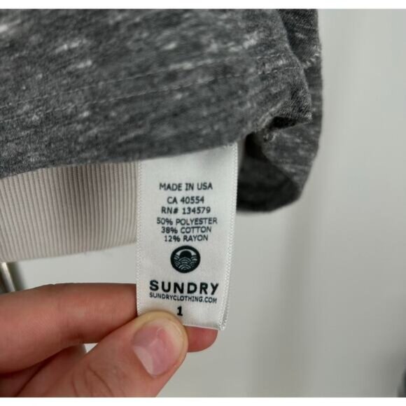 Sundry Grey Long Sleeve Top with Stars Size 1 / Small - Picture 7 of 9